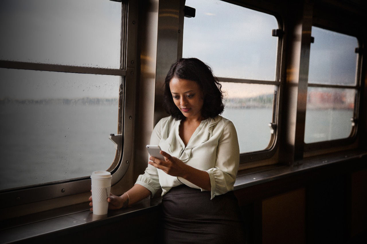 woman_on_boat