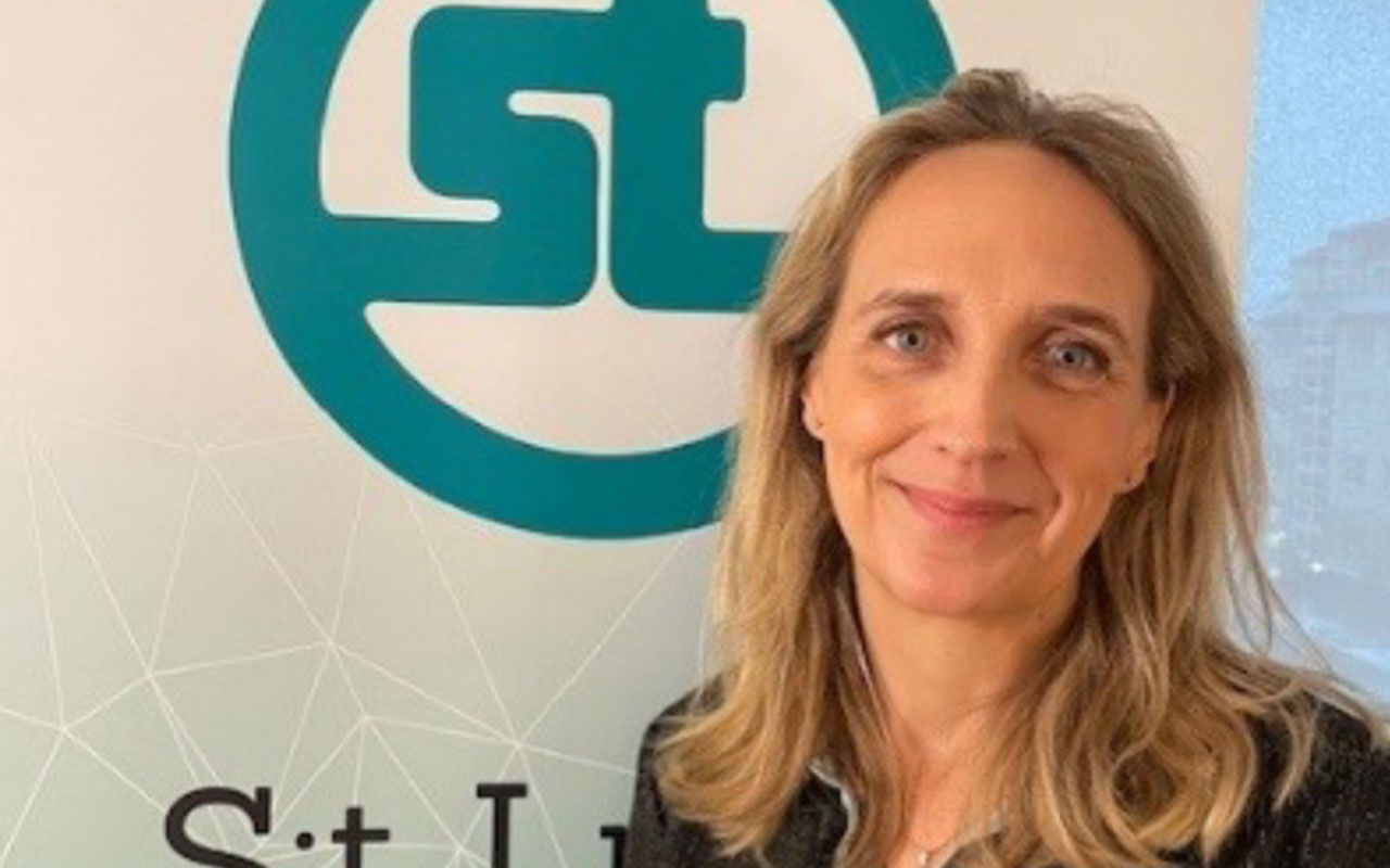 Porträttfotografi av Cecilia Tunberger, psykolog och verksamhetschef på S:t Lukas